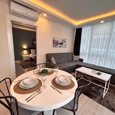 Hadrians Tower Aparthotel
